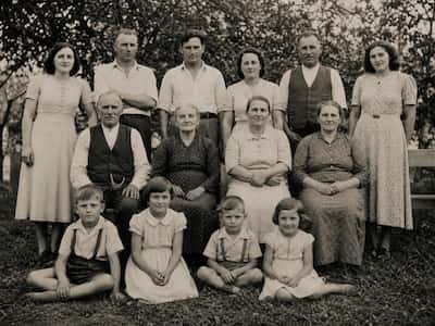 Heavily damaged old photo deep restoration preset preview
